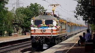 GATIMAN EXPRESS DEPARTED AT AGRA CANTT STATION [upl. by Leahcar]