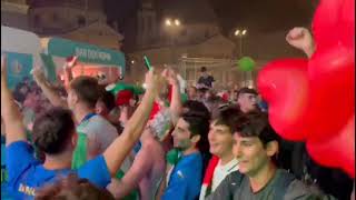 ITALIA INGHILTERRA  La REAZIONE e la FESTA dei tifosi azzurri [upl. by Weixel38]