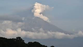 Popocatépetl the Volcano at Sunset [upl. by Noid]