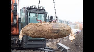 Strapazen Aufregung und Fingerspitzengefühl Bombe in Rostock entschärft [upl. by Ahsimik]