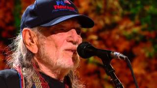 Willie Nelson  Good Hearted Woman Live at Farm Aid 2014 [upl. by Adriell]