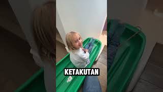 Ketika pria disuruh jagain anak 🤣 shorts short viralvideo trending lucu [upl. by Assiluj]