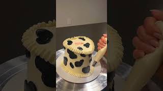 Cow skin Cake cupcakeicing birthdaycake cakedecorating [upl. by Livesay]