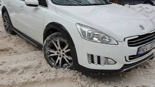 Test Peugeot 508 RXH Hybrid4 on snow [upl. by Nonez]