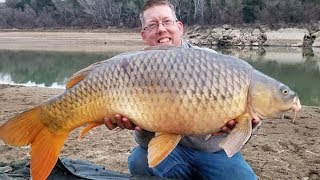 Carp Fishing in Spain  Catching Carp on the Ebro River  Guided Carp Fishing Trip [upl. by Eimaj]