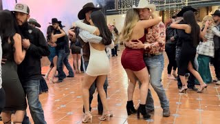 Bailando una balaceada con los corridos de los vendavales el baile se pone mejor [upl. by Lehpar401]