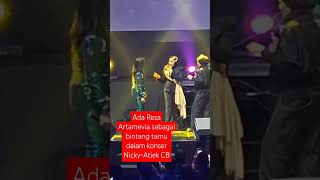 Reza Artamevia sebagai bintang tamu dalam konser Nicky dan Atiek CB [upl. by Namzzaj81]