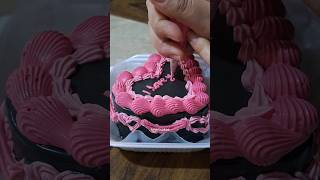 Lunchbox cake black amp pink cakedesign cakedecorating cakedecoration cake pasteldecor [upl. by Atsyrc]