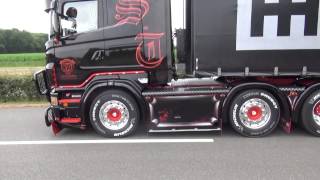 Scania R620 V8 schubert bij truckstar festival met zijn nieuwe outlook [upl. by Tol]