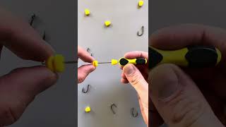 Montage simple pour pêcher la carpe au maïs  carpe pêche montagecarpe carpfishing carp tips [upl. by Acissj980]