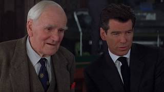 THE WORLD IS NOT ENOUGH  Desmond Llewelyn’s last scene as Q [upl. by Juback]