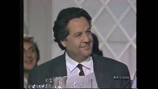 RENATO POZZETTO LEGGE UN TEMA SULLA MUCCA  RAIUNO 1990 [upl. by Airetnuhs284]