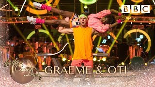 Graeme Swann amp Oti Mabuse Salsa to Follow The Leader by Soca Boys  BBC Strictly 2018 [upl. by Akimot]