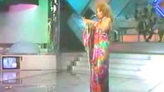 DALIDA  Mourir sur scène et Soleil en live [upl. by Leventhal505]