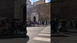 Entrada a los Museos Vaticanos Ciudad del Vaticanovaticano [upl. by Aznola506]