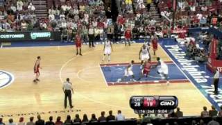 Hakim Warrick fakes and finishes with a dunk over Samuel Dalembert vs Philadelphia 76ers [upl. by Otter]