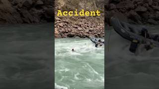 Rafting😳😳 accident rishikeshrafting river adventure [upl. by Odnaloy]