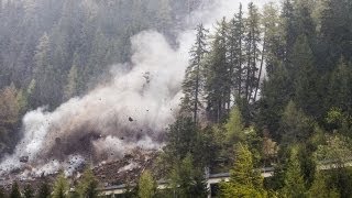 Sprengung nach Felssturz auf dem Felbertauern [upl. by Annahaj]