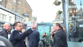 DiCaprio en Ecosse pour soutenir un restaurant qui aide les SDF [upl. by Eitsyrc963]