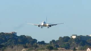 Hyères  Atterrissage ce matin du vol régulier quotTransaviaquot [upl. by Pelagia]