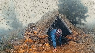 Camping alone in heavy rain Building survival shelter Bushcraft Camping in the rain [upl. by Alphonsine65]