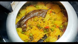 10 minutes में कुकर मैं बनाये मसालेदार पीला चावल I Yellow RiceTehri Recipe I Students Style [upl. by Anilas]