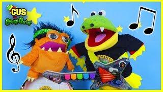 Gus the Gummy Gator Pretend Play Starting a Band with VTubers Alpha Lexa Sings [upl. by Morice]