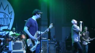 Ween  Lets Dance David Bowie cover 2cam 41411 Nashville TN  War Memorial Auditorium HD [upl. by Asek]