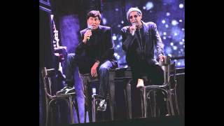 Adriano Celentano e Gianni Morandi  Scende la pioggia  LIVE Arena di Verona with lyricsparole [upl. by Thamora900]