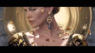 Le Chasseur et la Reine des Glaces  BandeAnnonce 2 VF [upl. by Eerej]