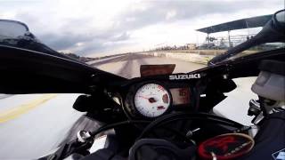 Suzuki GSXR750 vs Yamaha R6 Arrancones Autodromo Durango [upl. by Charbonnier755]