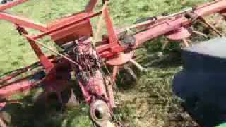 DeutzFahr Agroplus am Gras Zetten und Agrotron K 100 am Mähen [upl. by Nile]