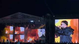 लड़की Beautiful Kar Gayi Chull  Bollywood Singer Badshah  sukriti kakar  live performance Mysore [upl. by Alatea]