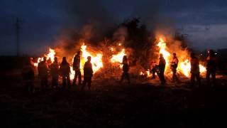 Entzünden des Osterfeuer 2013 in Hohenkirchen Wangerland [upl. by Gauldin]