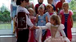 Einen Tag lang Prinz und Prinzessin sein  Das Kindertanz Video der Hamburg Dance Academy Tanzschule [upl. by Rebm]