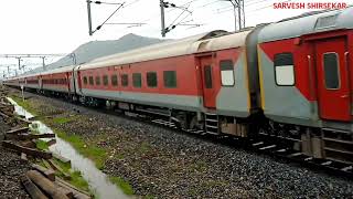 12223 Ernakulam Durronto Express Crossing At Murdeshwar  Konkan Railway  Sarvesh Shirsekar [upl. by Nnaer871]