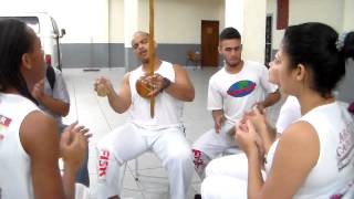 Abadá Capoeira  Instrutor Gordinho  Vou pra Maré [upl. by Dnaloy]