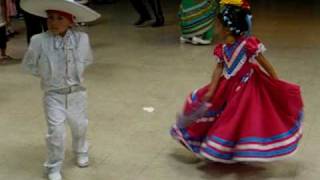 Niños bailando folklor Mexicano  La Negra Y Jarabe Tapatio de Jalisco [upl. by Fenner901]