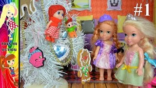 Anna and Elsa Toddlers Christmas Playing Ornaments  1 Toys and Dolls Stories [upl. by Delanie]