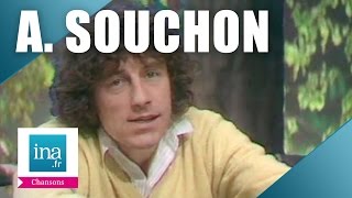 Alain Souchon quotDix huit ans que je tai à loeilquot live officiel  Archive INA [upl. by Ennasor235]