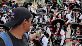 El mejor desfile de Mexico fue inventado por los Gringos POSAN COMO MEXICANOS [upl. by Ennaesor]