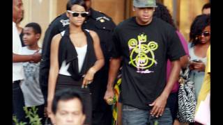 Rihanna and Chris Brown Back Together [upl. by Bordy]