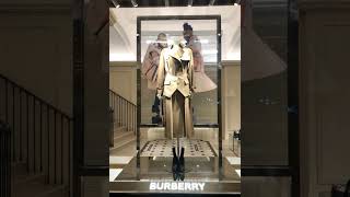 Lenticular animation UV print in a window of BURBERRY store [upl. by Yekcaj]