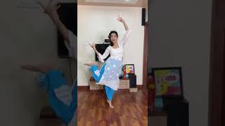 Sanskruti Balgude Dance on Gorya Gorya Galavari Sanskruti Balgude best performance WhatsApp status [upl. by Heddy]