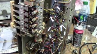 1958 EKCO British battery tube radio chassis test [upl. by Meeki]