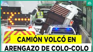 Accidente en arengazo de ColoColo Camión con hinchas vuelca y deja 10 heridos [upl. by Reisch]