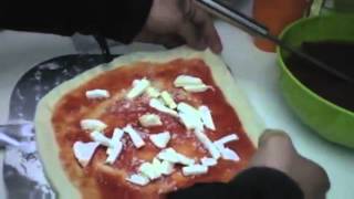 comment faire la pâte à pizza  Recette Pizza fait maison Préparer authentique pizza italien [upl. by Ennylhsa210]