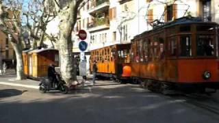 Sóller  Straßenbahn erreicht Bahnhof 10042010 [upl. by Zoldi]