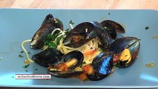 Espaguetis con mejillones  ESP [upl. by Elva]