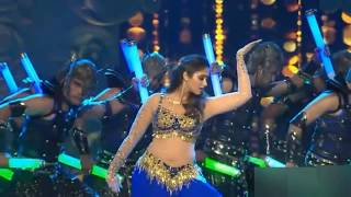 ileana dcruz Raske Qamar Song live dance performance ileana dcruz latest dance Bollywood song [upl. by Zohar]